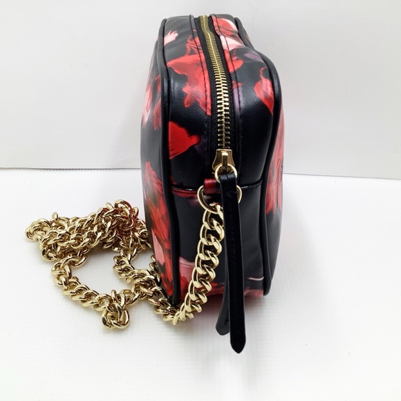 {Victoria’s Secret} Red Rose Pattern Cross Body - Picture 2 of 9